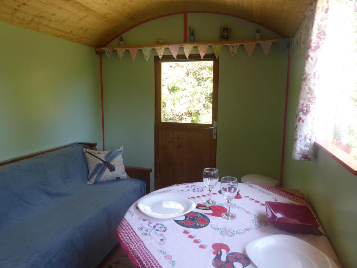 Rosa The Cosy Cabin - Gypsy Wagon - Shepherds Hut, River Views Off-Grid Eco Living Pedrogao Grande Exteriér fotografie